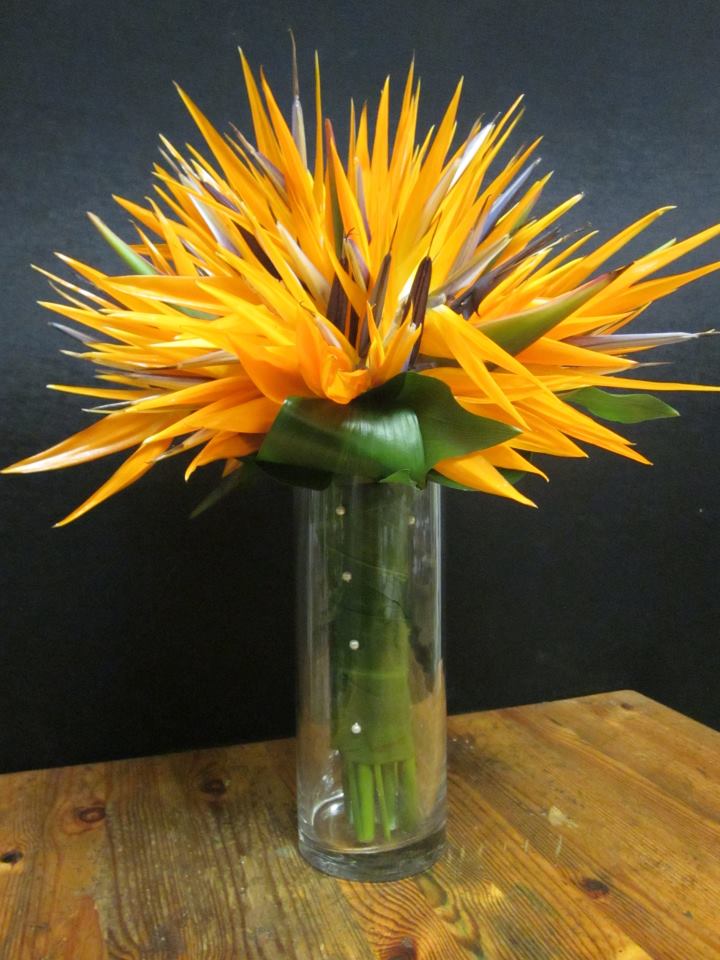 Here is a very interesting spin on fall wedding bouquets by Greenhouse 