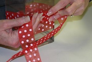 Making A Knot of Ribbon 1234