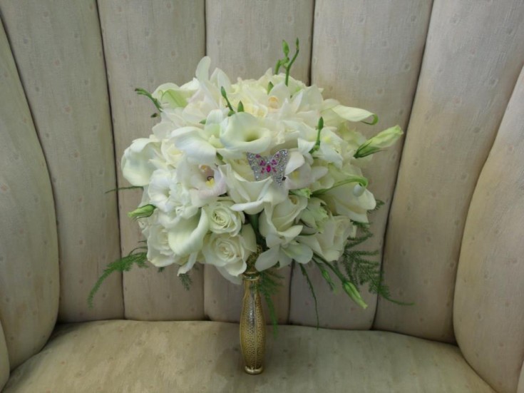 White wedding bouquet by MaryJane's Flowers & Gifts, Berlin NJ