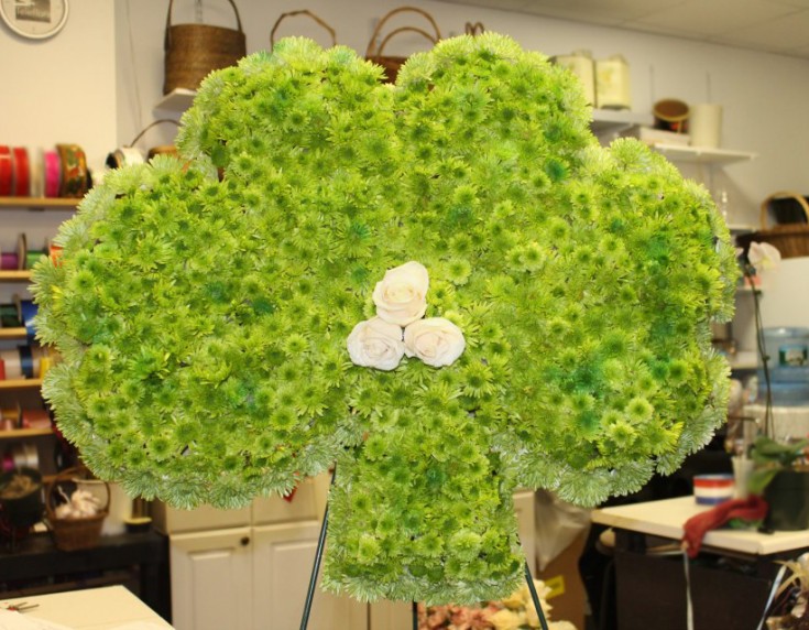 Custom-made clover sympathy tribute by E & E Flowers, Edison NJ