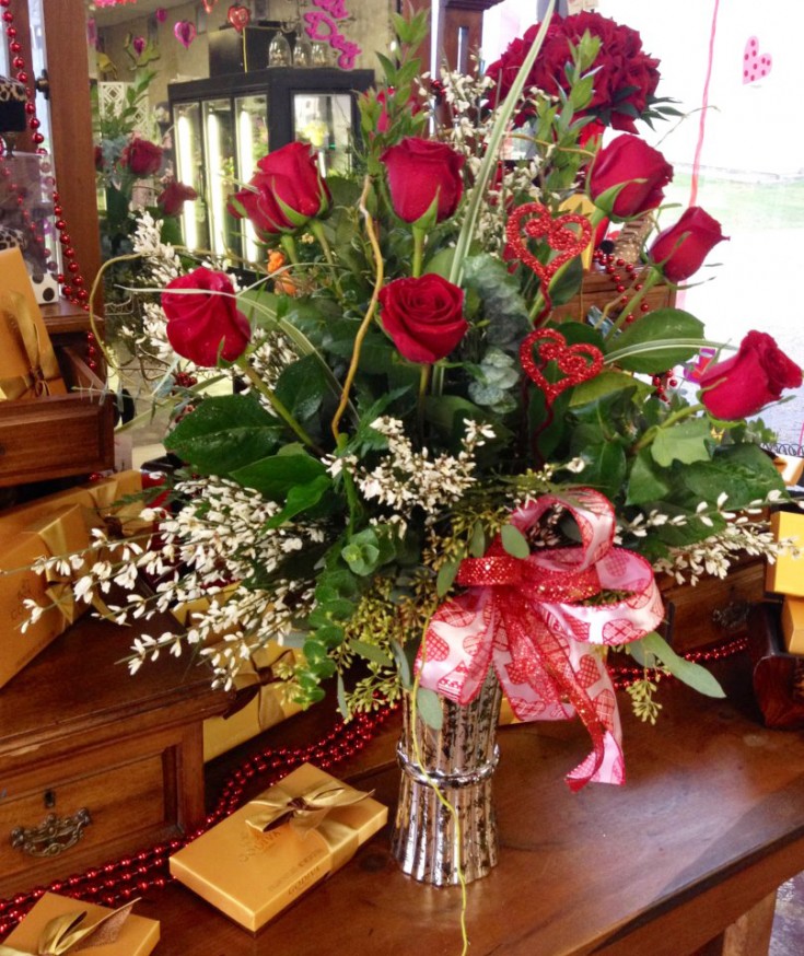 Romantic flower arrangement by Botanical Designs Florist, Baytown TX