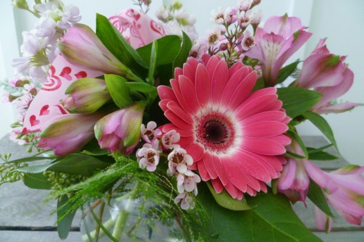 Daisy design by Paisley Floral Design, Manchester NH