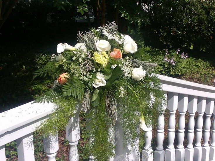 Elegant wedding flowers in Oran's Flower Shop in Kingston, TN